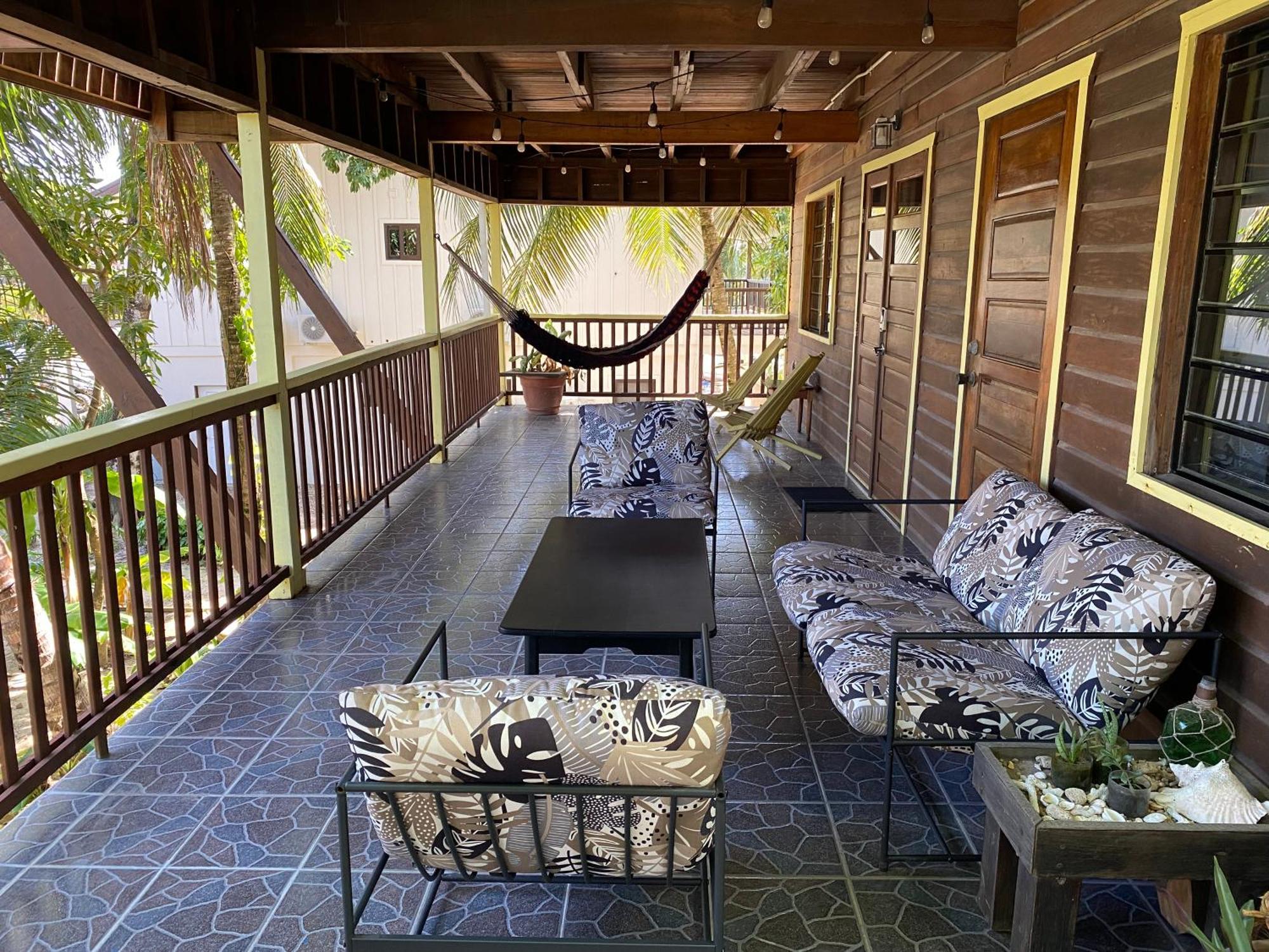 Driftwood Gardens Guesthouse Placencia Exterior foto